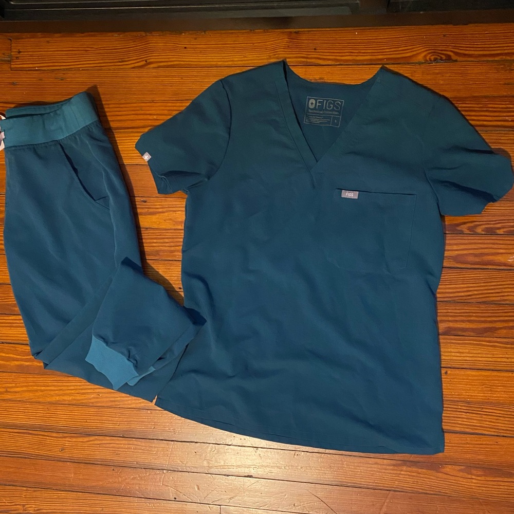 Figs Caribbean Blue scrub set